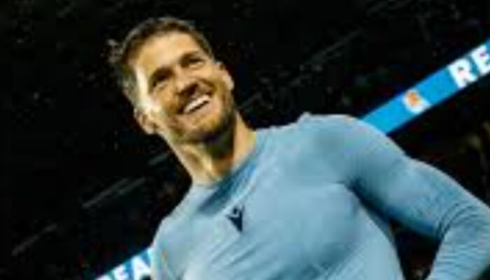 Perburuan Kiper Hemat: Alex Remiro Masuk Radar Aston Villa dan Newcastle United