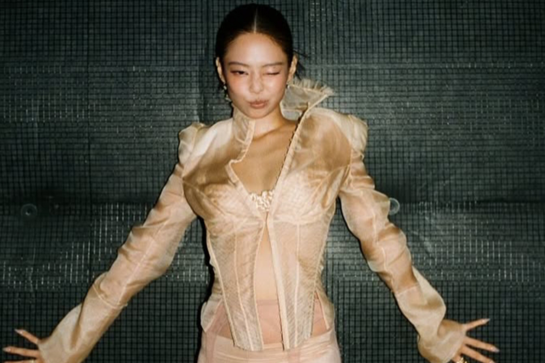 Pesona Jennie BLACKPINK: Ikon Fashion Modern yang Menginspirasi