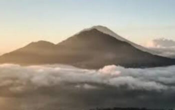 Rahasia Geologi Lingkar Timur Kuningan: Jejak Gempa di Kaki Gunung Ciremai 1 Rahasia Geologi Lingkar Timur Kuningan: Jejak Gempa di Kaki Gunung Ciremai