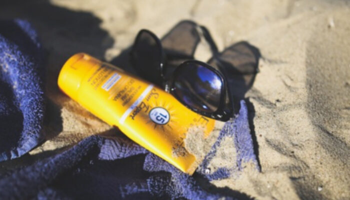Rahasia Kulit Awet Muda: Jangan Asal Pakai Sunscreen!