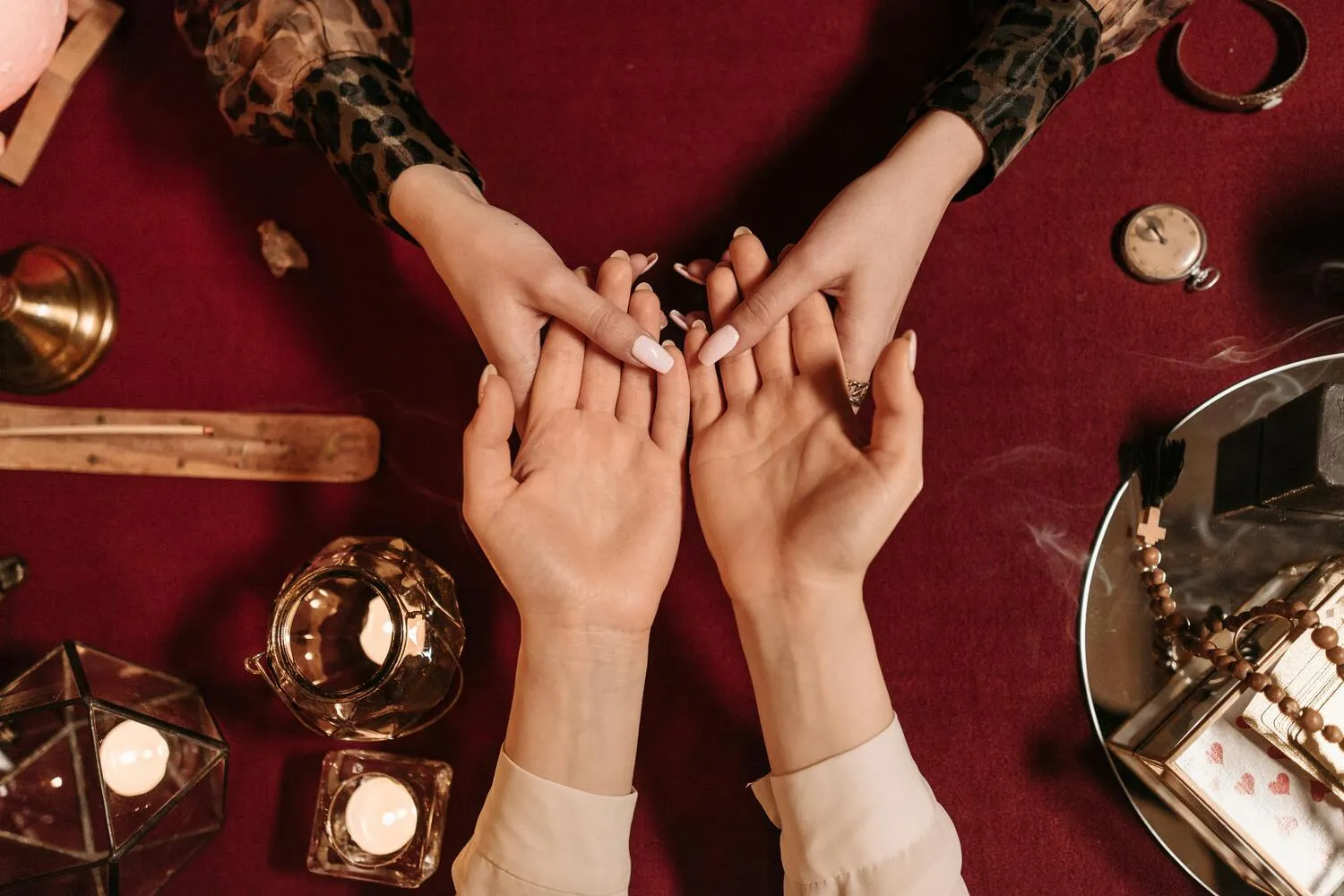 Ramalan Zodiak 25 Mei 2026: Energi Besar Bergeser!
