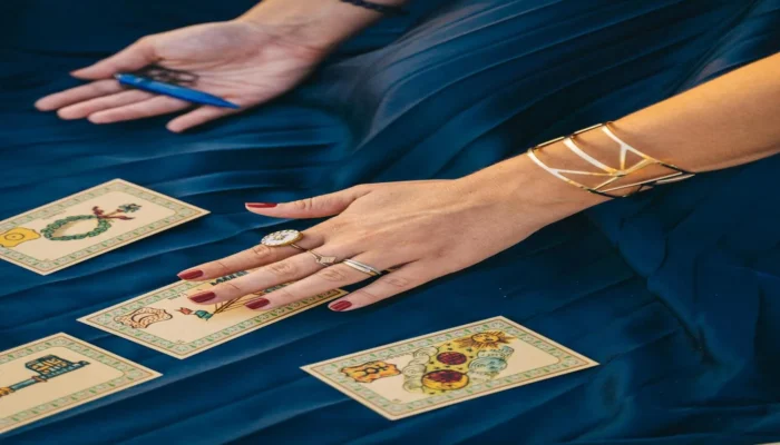 Ramalan Zodiak 5 Mei 2026: Peluang Karier Menguat, Asmara Menghangat