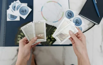 Ramalan Zodiak Hari Ini: Cinta, Uang, Karier Berubah 3 Ramalan Zodiak Hari Ini: Cinta, Uang, Karier Berubah