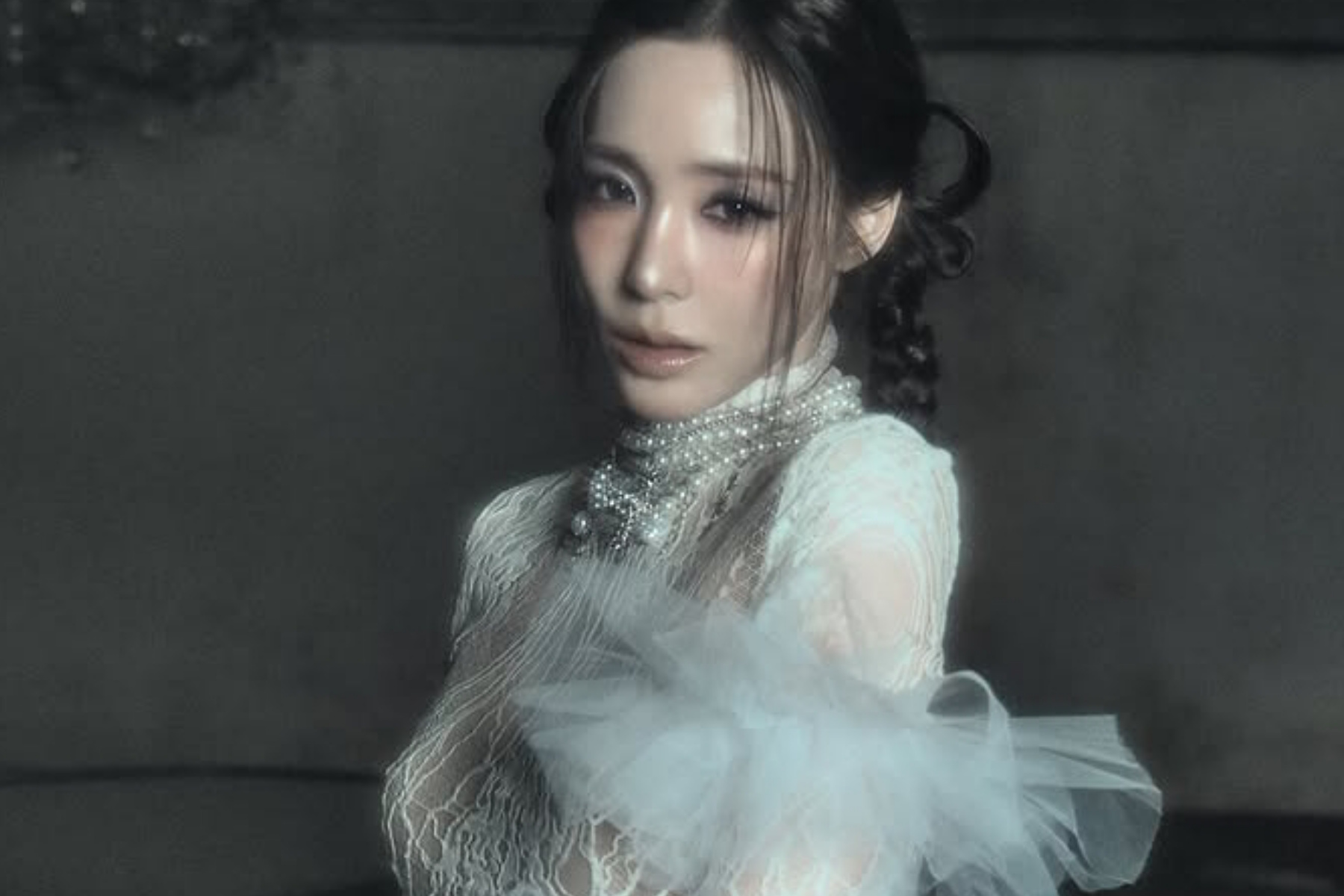 Rayakan 10 Tahun Debut Solo, Tiffany Young Rilis Single "Summer’s Not Over"