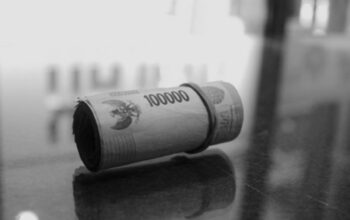 Rekor Terburuk Sepanjang Masa! Rupiah Hancur Lebur Sentuh Level Rp17.400 per Dolar AS