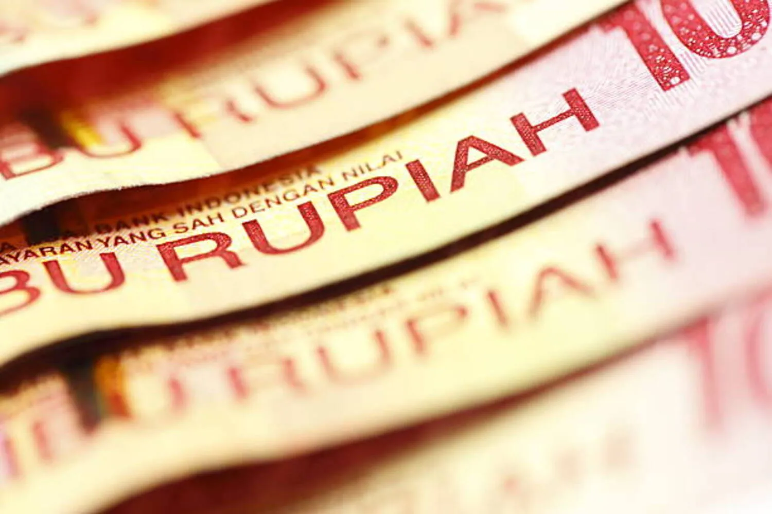 Rupiah Indonesia Masih Lesu, Dolar AS Perkasa!