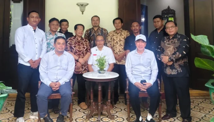 Sambangi Joko Widodo; Kades Sukawangi Bogor Bawa Misi Darurat Soal Nasib Tanah Warganya