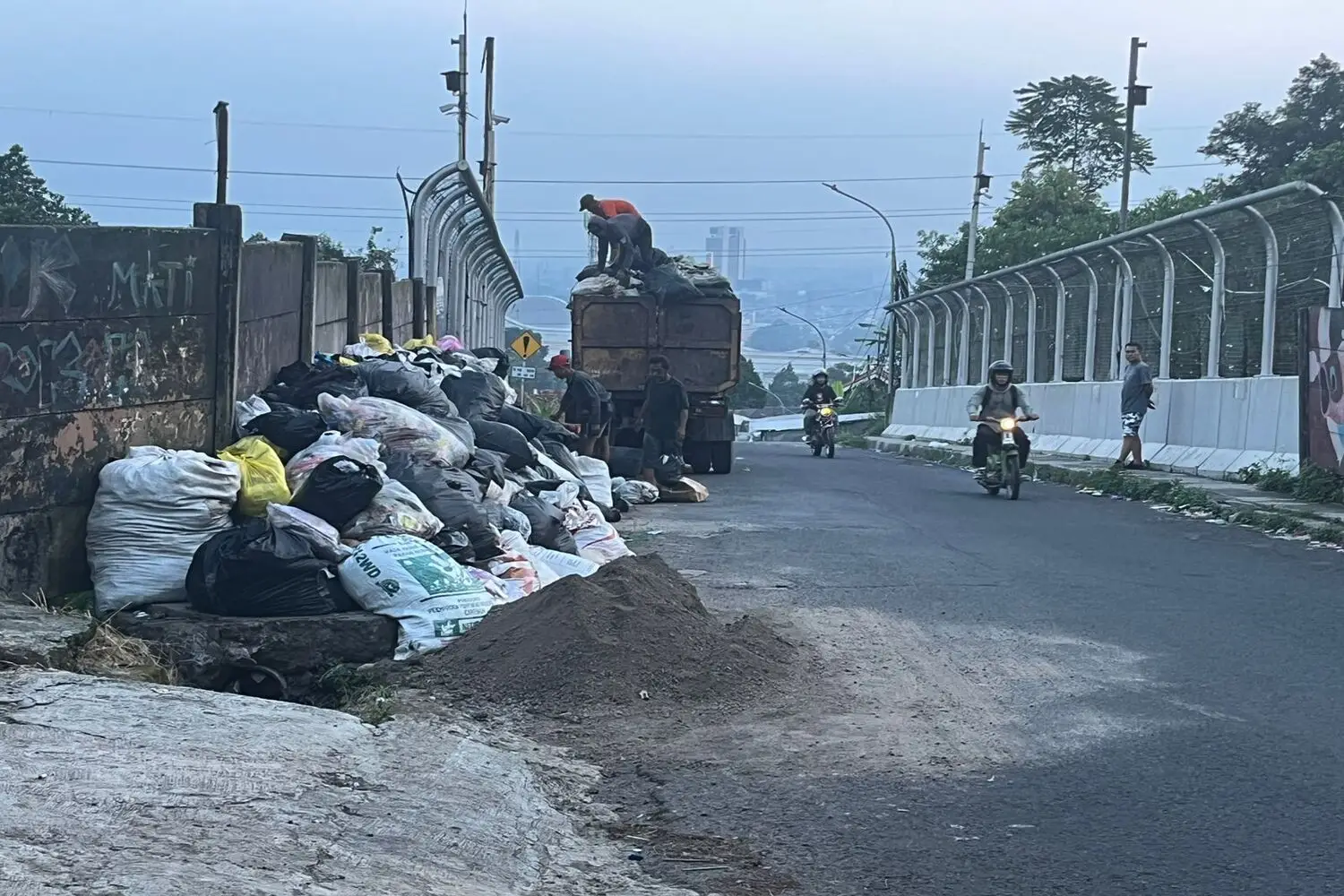 Sampah Menumpuk di Ngamprah Bandung Barat Bersih Setelah Viral