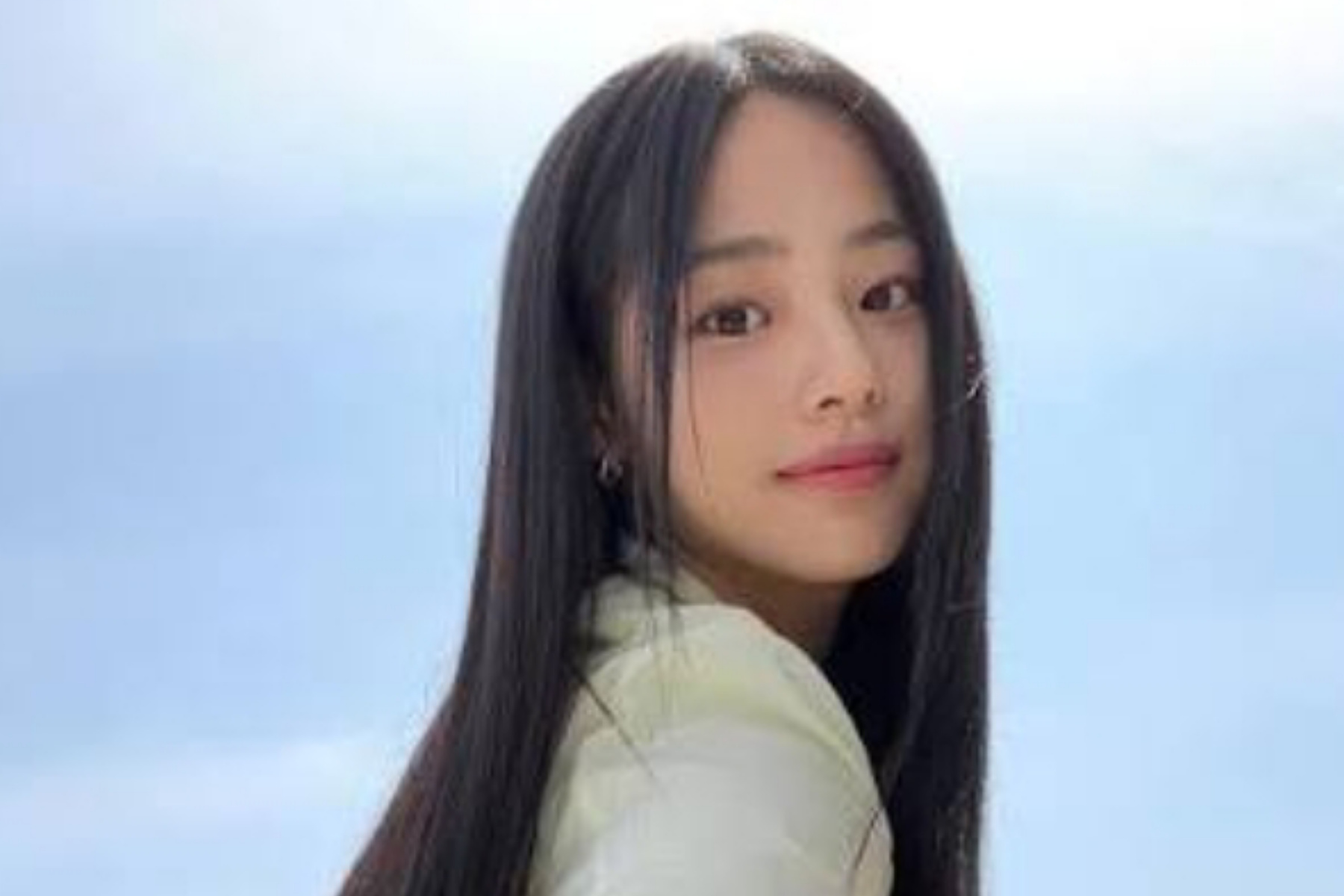 Sinyal Kembalinya Minji ke NewJeans? Unggahan Terbaru ADOR Picu Heboh Fans!