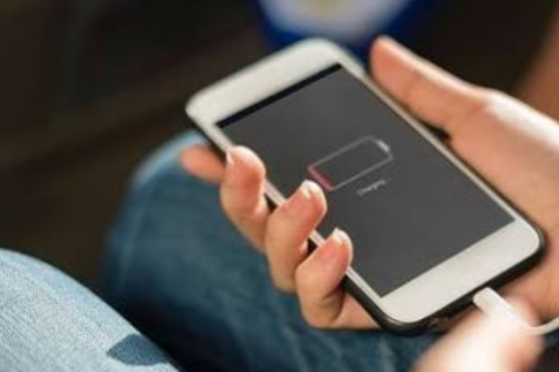 Solusi HP Lambat Saat Di Charger
