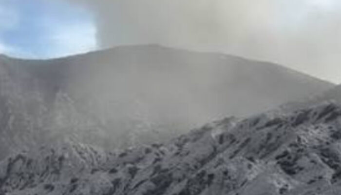 Tragedi Gunung Dukono: Kisah Pemandu yang Lolos dari Maut Saat Erupsi