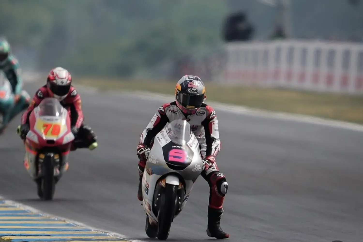 Veda Ega Pratama Bikin Dunia Moto3 Terpana di Le Mans