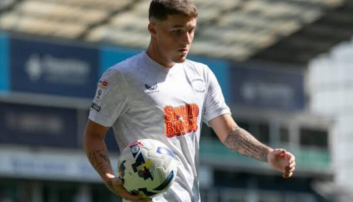 Wolves Incar Alfie Devine untuk Perkuat Lini Tengah
