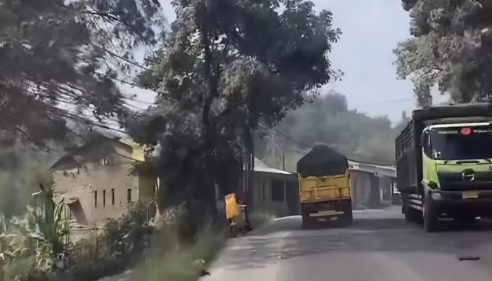 Bukan Salju! Ini Penyebab Permukiman Putih yang Viral di Bandung Barat