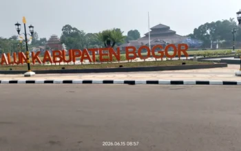 Gunakan APBD Rp11,16 Miliar, Alun-Alun Kabupaten Bogor di Tegar Beriman Cibinong Kini Tampil Megah dan Estetik 3 Gunakan APBD Rp11,16 Miliar, Alun-Alun Kabupaten Bogor di Tegar Beriman Cibinong Kini Tampil Megah dan Estetik