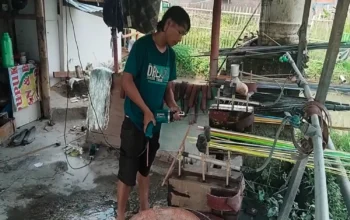 Harga Bahan Naik, Pengrajin Joran di Cianjur Menjerit!