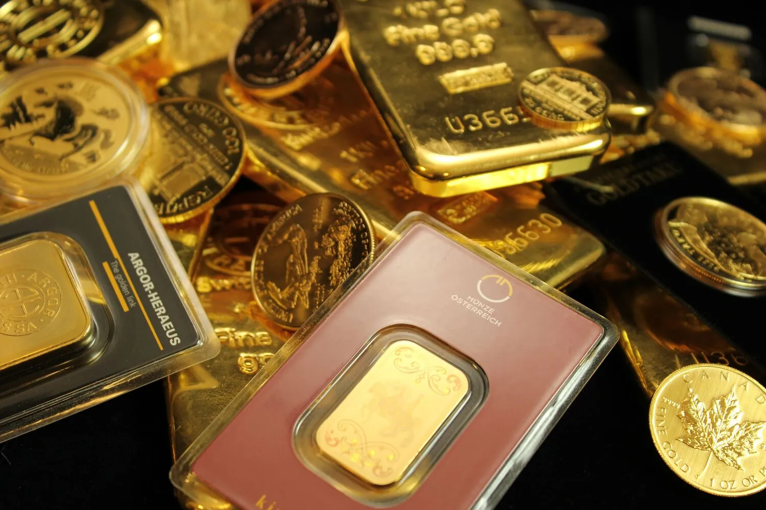 Harga Emas Antam Tertekan, Buyback Ikut Turun
