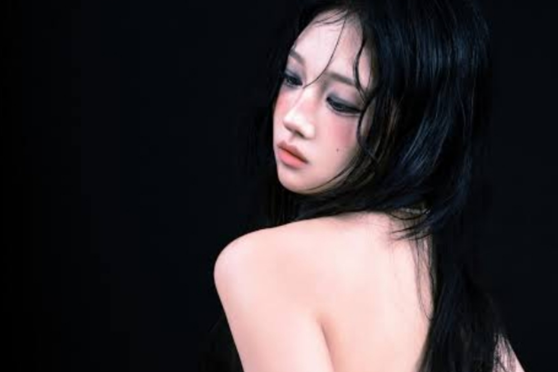 Hwina Curahkan Perasaan Lewat Lagu Terbaru