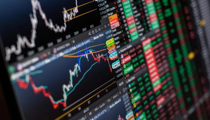 IHSG Masih Tertekan Siang Ini