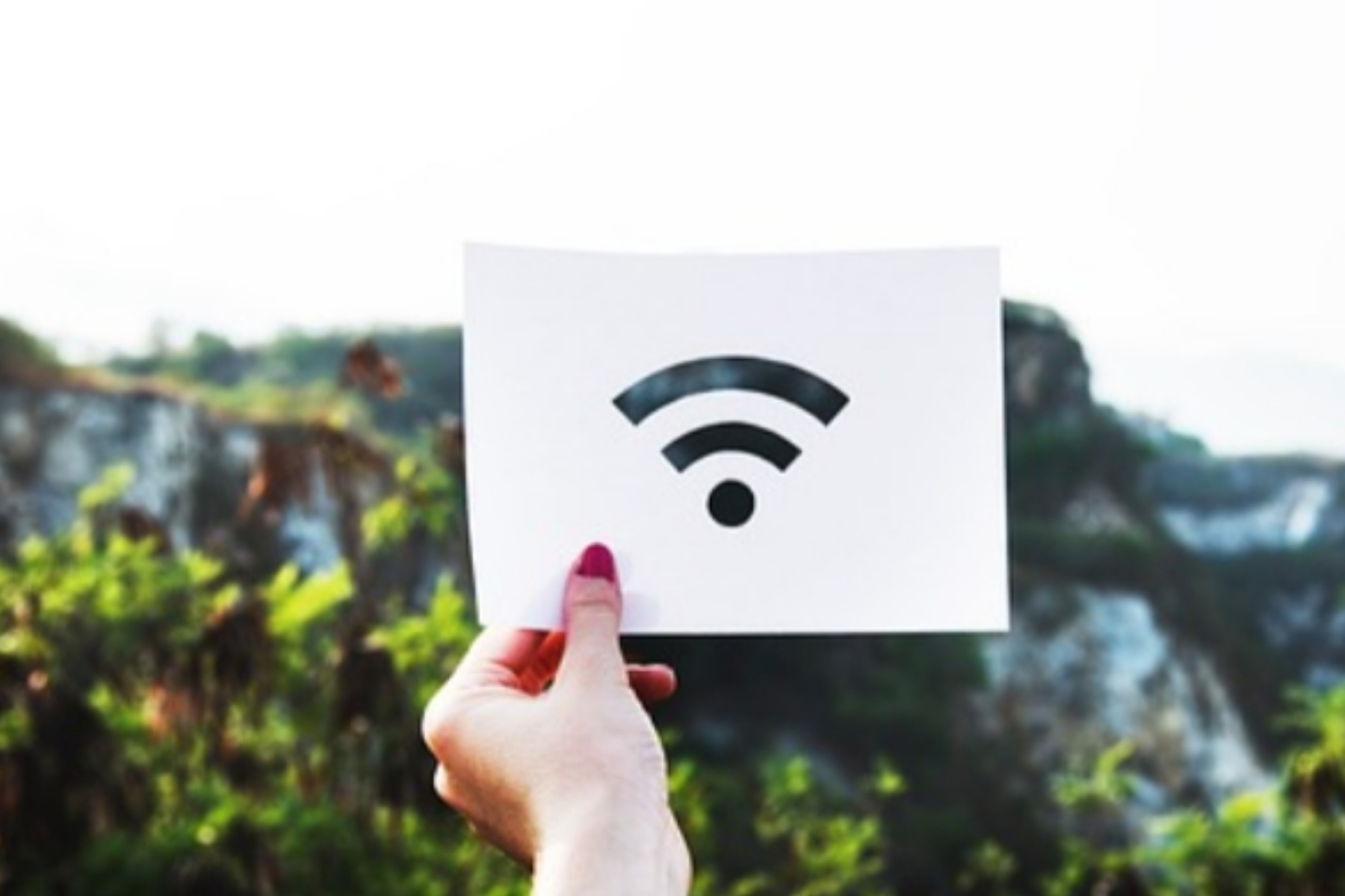 Jangan Asal Sambung! Begini Cara Aman Pakai WiFi Publik