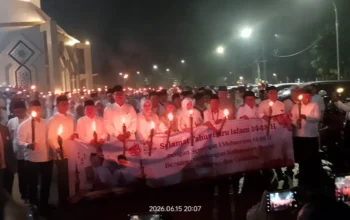 Melihat Lautan Cahaya di Cibinong, Sekda Kabupaten Bogor Kupas Filosofi Hijrah 'Mina Dzhulumati Ilan Nuur' di Pawai Obor 1448 H 9 Melihat Lautan Cahaya di Cibinong, Sekda Kabupaten Bogor Kupas Filosofi Hijrah 'Mina Dzhulumati Ilan Nuur' di Pawai Obor 1448 H