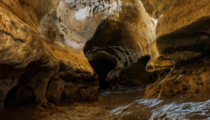 Menyingkap Misteri Dunia Purba di Balik Goa Cigintung Gunungsungging Kabupaten Sukabumi