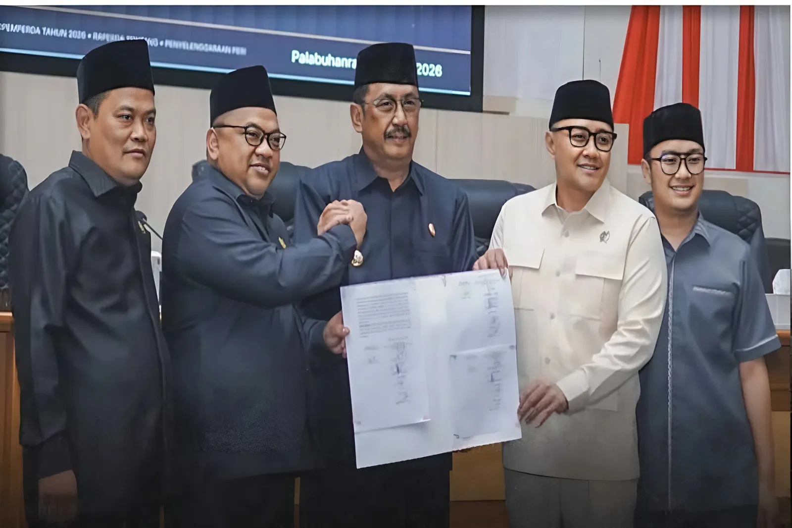 Paripurna DPRD Kabupaten Sukabumi Setujui 2 Raperda Penting
