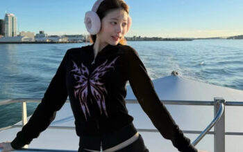 Pesona Jang Wonyoung IVE dalam Foto Terbaru di Pantai