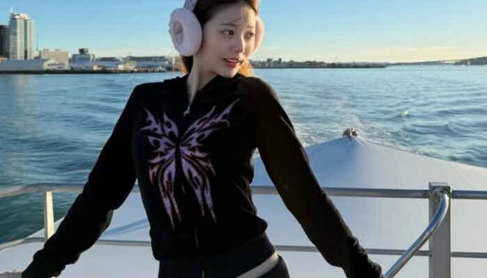 Pesona Jang Wonyoung IVE dalam Foto Terbaru di Pantai