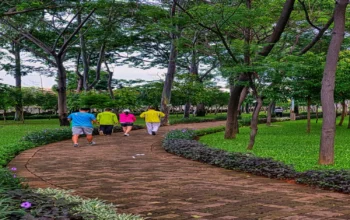 Rajin Jalan Santai Pagi? Ini 7 Manfaat Besarnya untuk Kesehatan