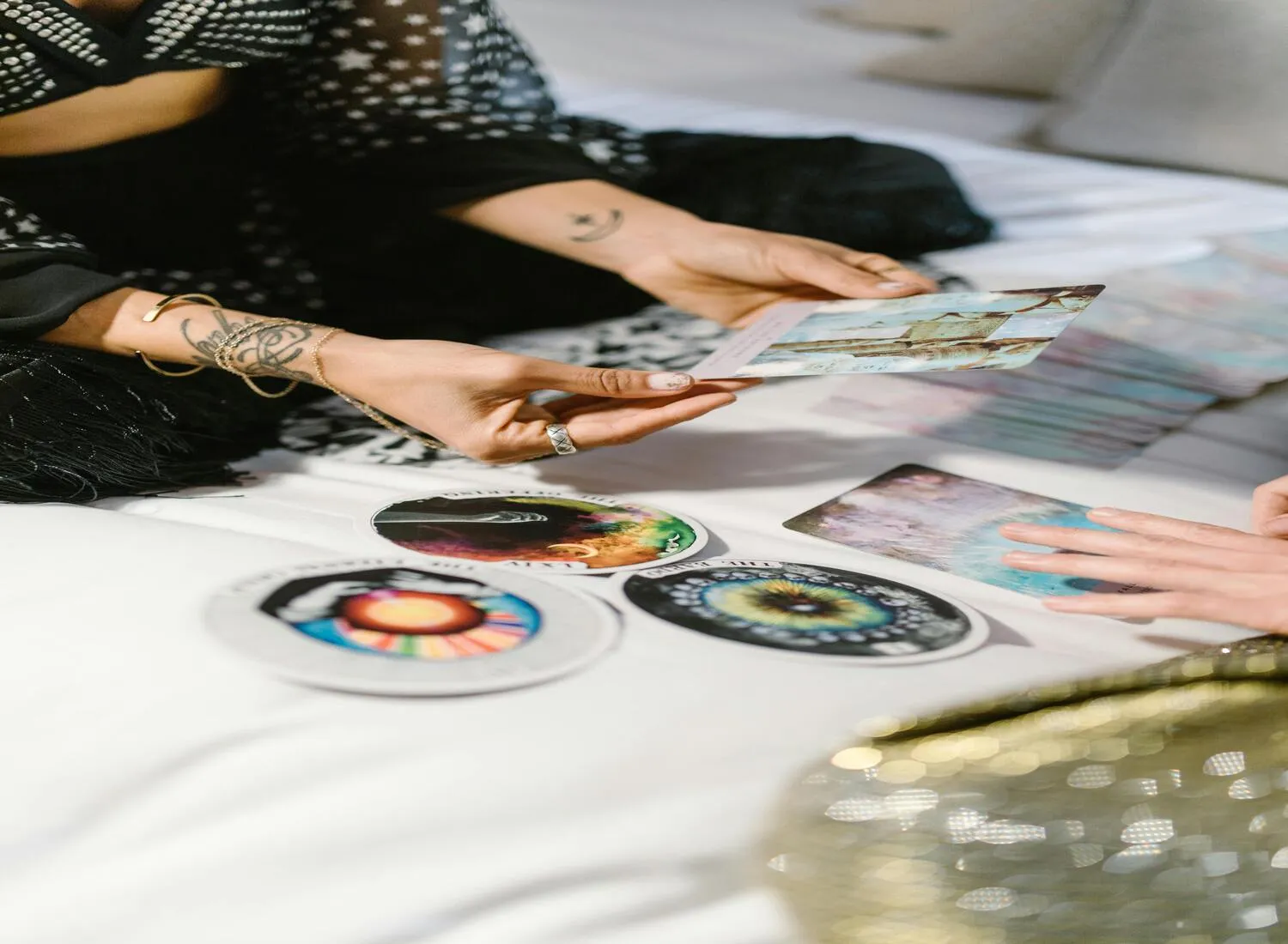 Ramalan Zodiak 6 Juni 2026: Leo Bersinar, Pisces Penuh Kejutan Asmara