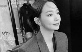 Shin Min Ah Bicara Tentang Tantangan Peran Ganda di Film 'The Eyes' 3 Shin Min Ah Bicara Tentang Tantangan Peran Ganda di Film 'The Eyes'