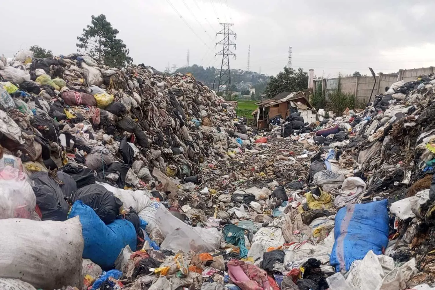 TPA Sarimukti Terancam Penuh, Bandung Barat Siapkan 50 Mesin Pengolah Sampah