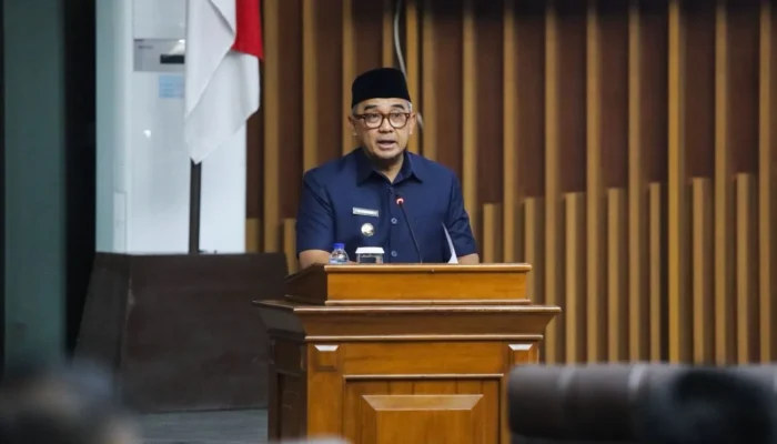 Wali Kota Bandung Jawab Pandangan Fraksi DPRD atas 3 Raperda Usulan Pemkot Bandung