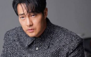 Aksi Dermawan So Ji Sub Beri Hadiah Emas Mewah Usai Sukses Besar Drama Agent Kim Reactivated