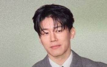 Aktor Kim Mu Yeol Cetak Rekor Penjualan Tiket Fan Meeting Perdana yang Ludes 3 Aktor Kim Mu Yeol Cetak Rekor Penjualan Tiket Fan Meeting Perdana yang Ludes