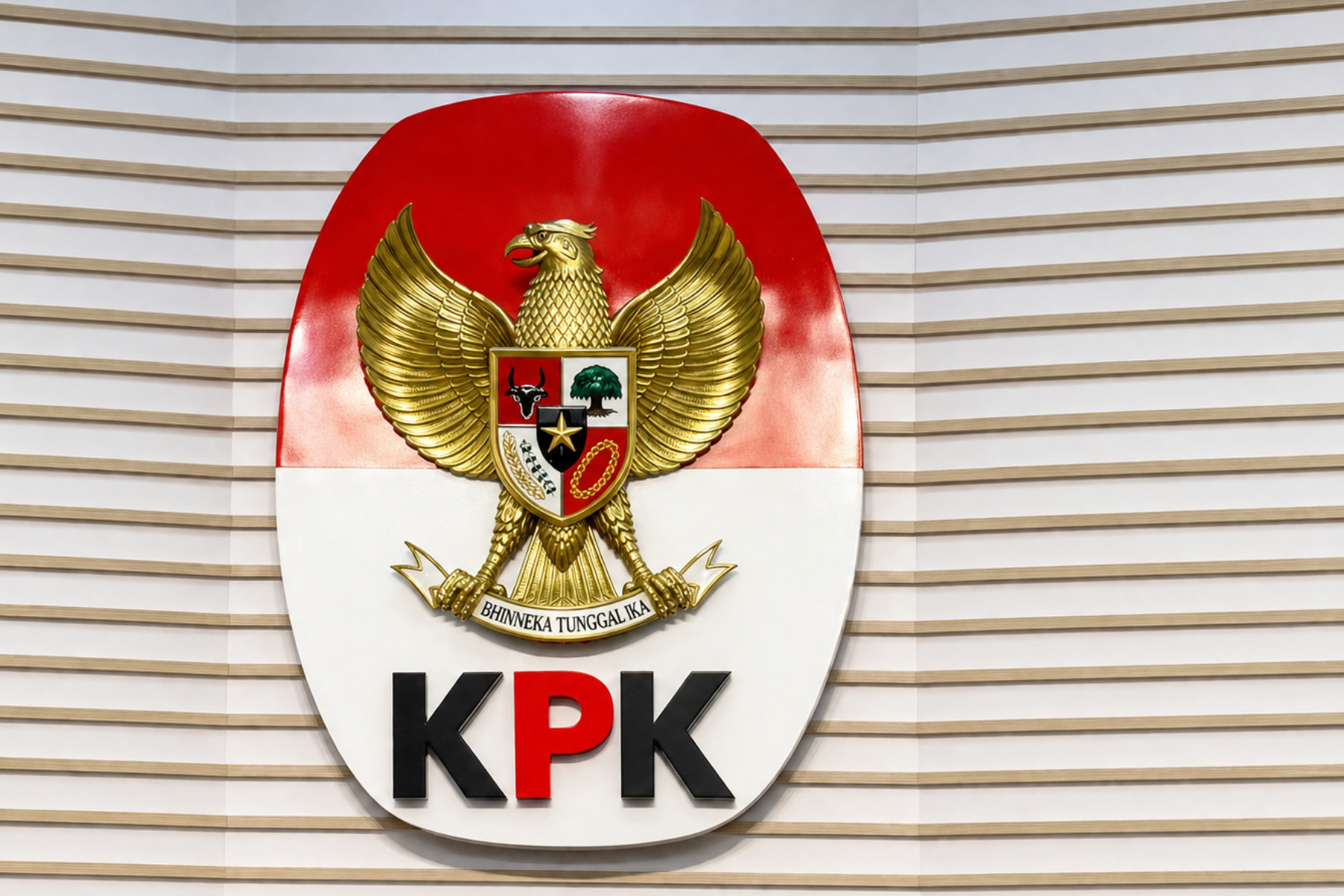 Bupati Kuansing dan Sekda Menyerahkan Diri ke KPK