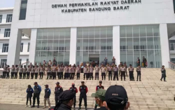 Buruh Jebol DPRD KBB, Ini 2 Tuntutan Utamanya 3 Buruh Jebol DPRD KBB, Ini 2 Tuntutan Utamanya