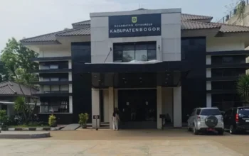 Buruknya Pelayanan Kantor Kecamatan Citeureup Memicu Amarah, Masyarakat Luapkan Kekecewaannya di Media Sosial 4 Buruknya Pelayanan Kantor Kecamatan Citeureup Memicu Amarah, Masyarakat Luapkan Kekecewaannya di Media Sosial