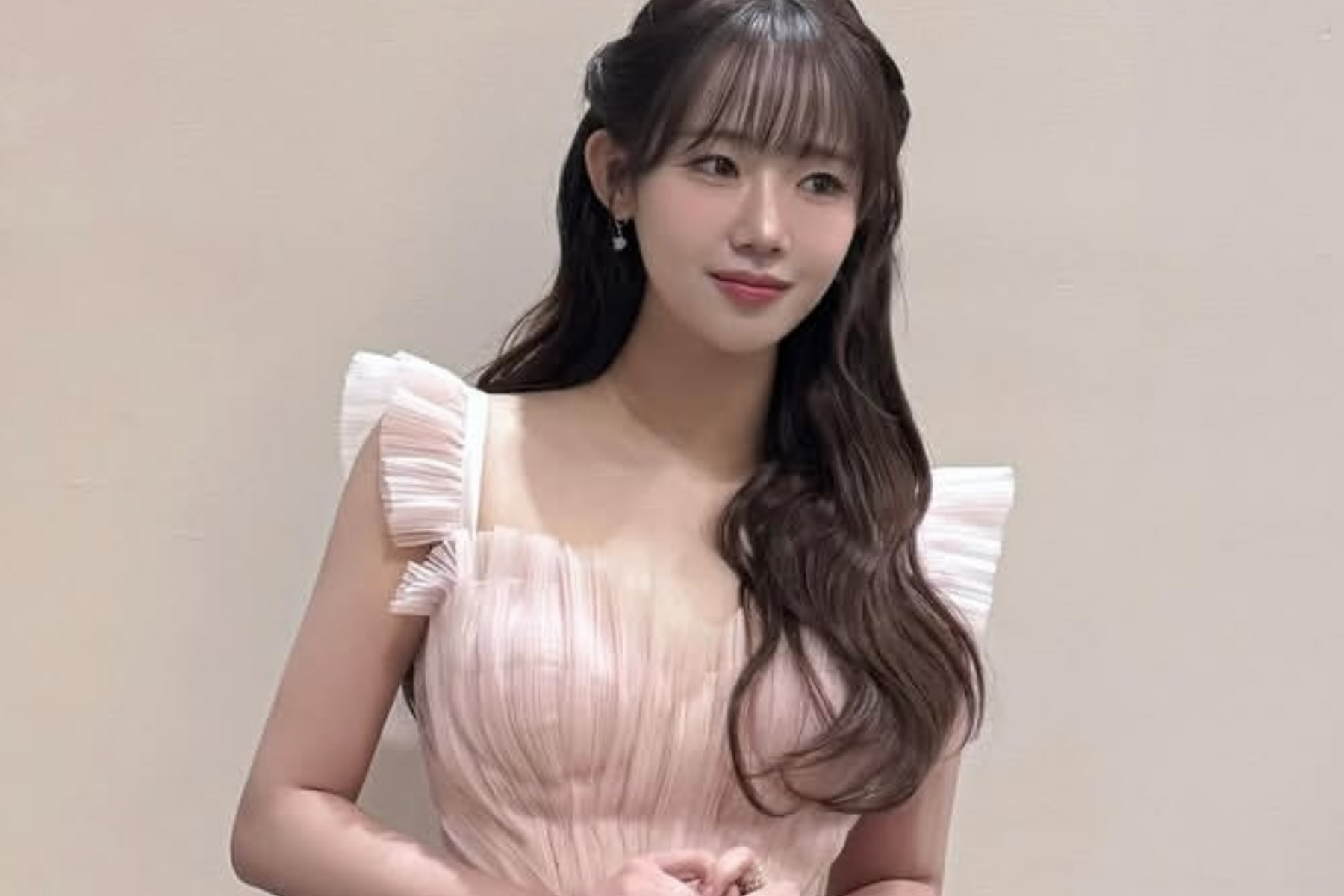 Choi Yoo Jung Kembali Memukau dengan Single 'Perfect Target'