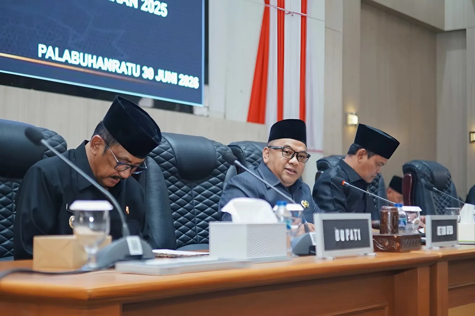 DPRD Kabupaten Sukabumi Sahkan Raperda APBD 2025 1 DPRD Kabupaten Sukabumi Sahkan Raperda APBD 2025