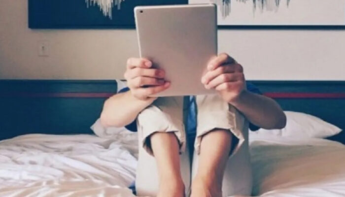 Digital Detox: Menemukan Ketenangan di Dunia Maya