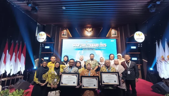 Diskominfo Kota Cimahi Raih Penghargaan Zona Integritas