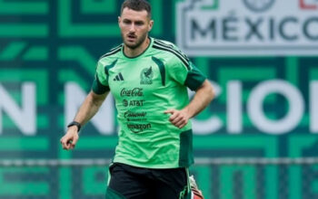 Fokus ke Fase Gugur Piala Dunia 2026, Santiago Gimenez Abaikan Rumor Milan