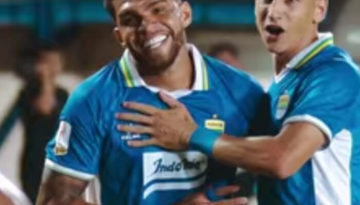 Gol Cantik Uilliam Barros Bungkam Arema, Persib Amankan Tiga Poin Perdana!