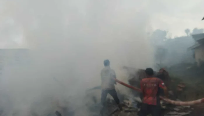 Gudang Rongsok di Parongpong Bandung Barat Kebakaran