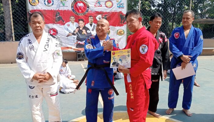 Sinergi Olahraga: Jajaran Pejabat dan Ketua KONI Sukabumi Dianugerahi Sabuk Kehormatan Jujitsu 2 IMG 20260706 WA00421