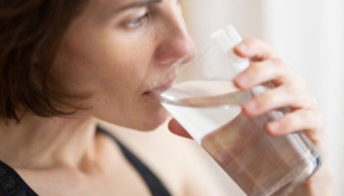 Jangan Sepelekan, Ini Manfaat Minum Air Putih yang  Cukup Setiap Hari