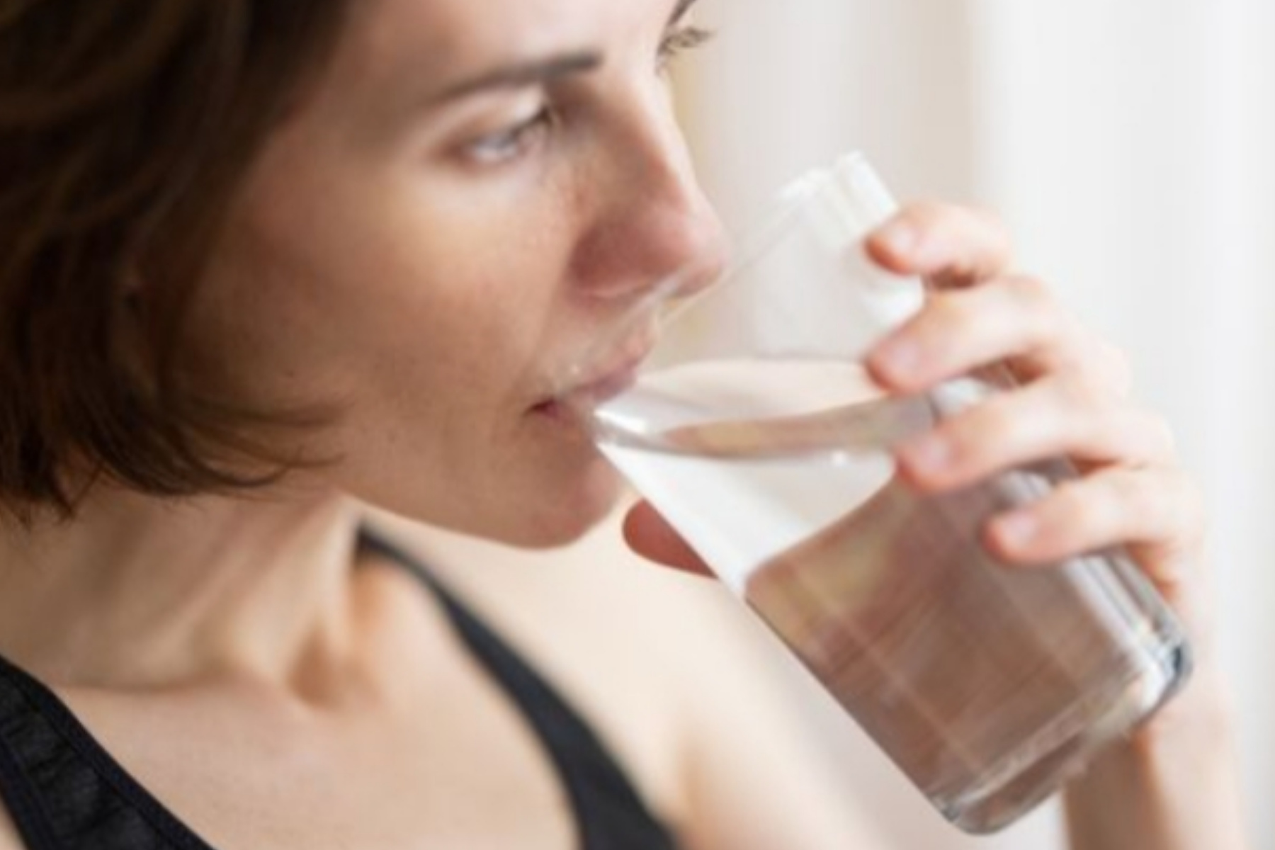 Jangan Sepelekan, Ini Manfaat Minum Air Putih yang Cukup Setiap Hari