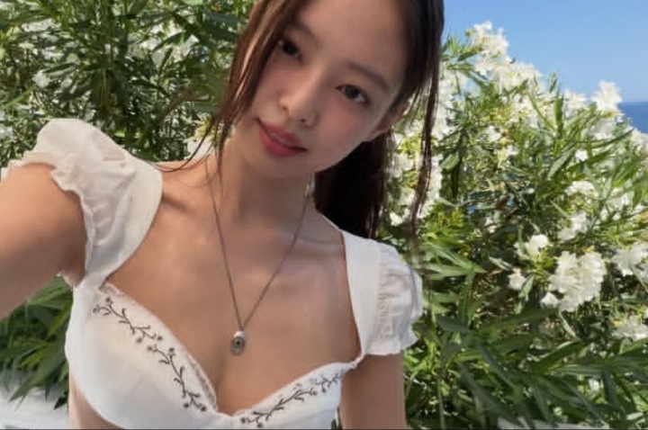 Jennie BLACKPINK Resmi Rilis MV Terbaru 'Less Than a Lover'